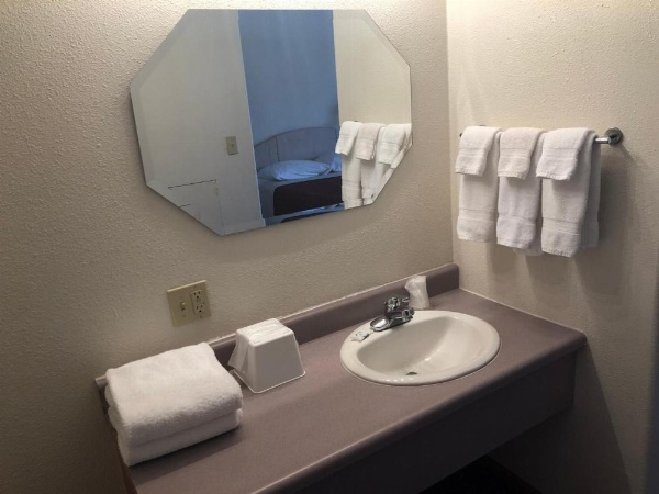 Wheels Motel image 27